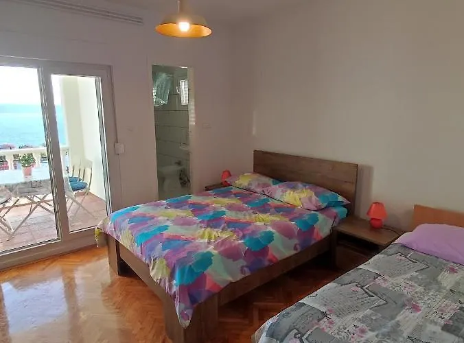 With A Parking Space Starigrad, Paklenica - 6563 *